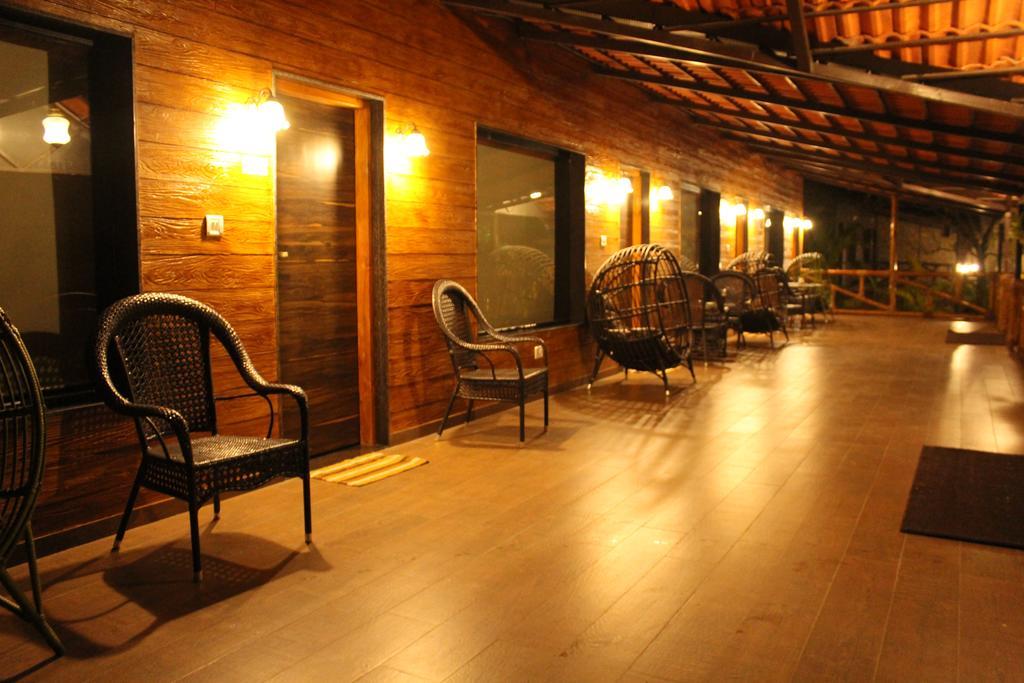 Shangri La Jungle Village Molem Extérieur photo
